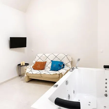 Dakvet - Relaxation With Whirlpool Bathtub